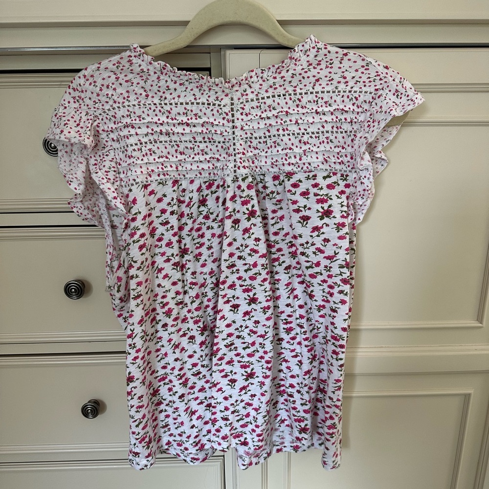 SALE 2 for $15 | Lucky Brand Pink Floral Flutter Sleeve Top